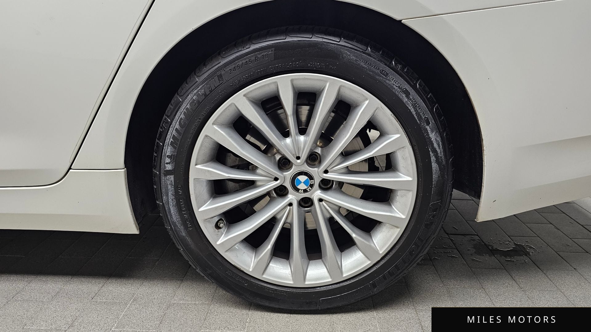 BMW 5 Series (G30) 2021 — миниатюра 5