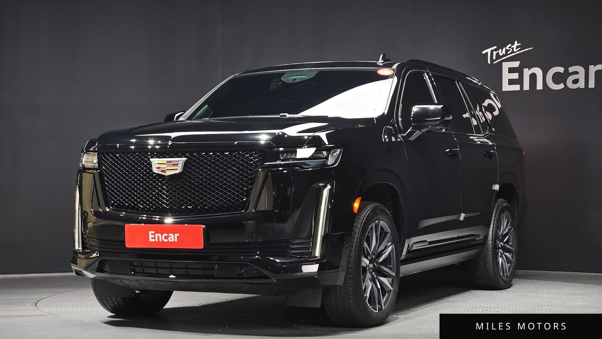 Cadillac Escalade 2023 — фото 1 из 12