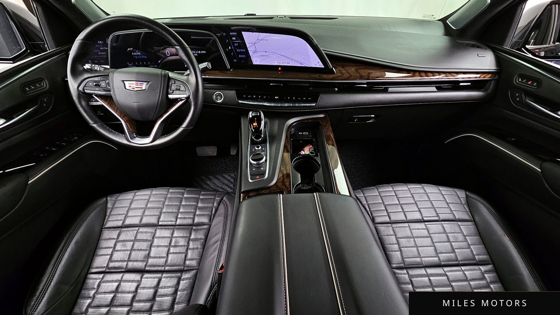 Cadillac Escalade 2023 — миниатюра 7