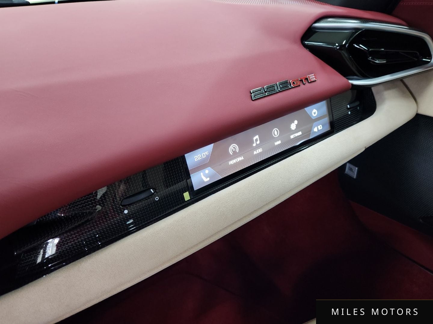 Ferrari 296 GTB 2023 — миниатюра 17