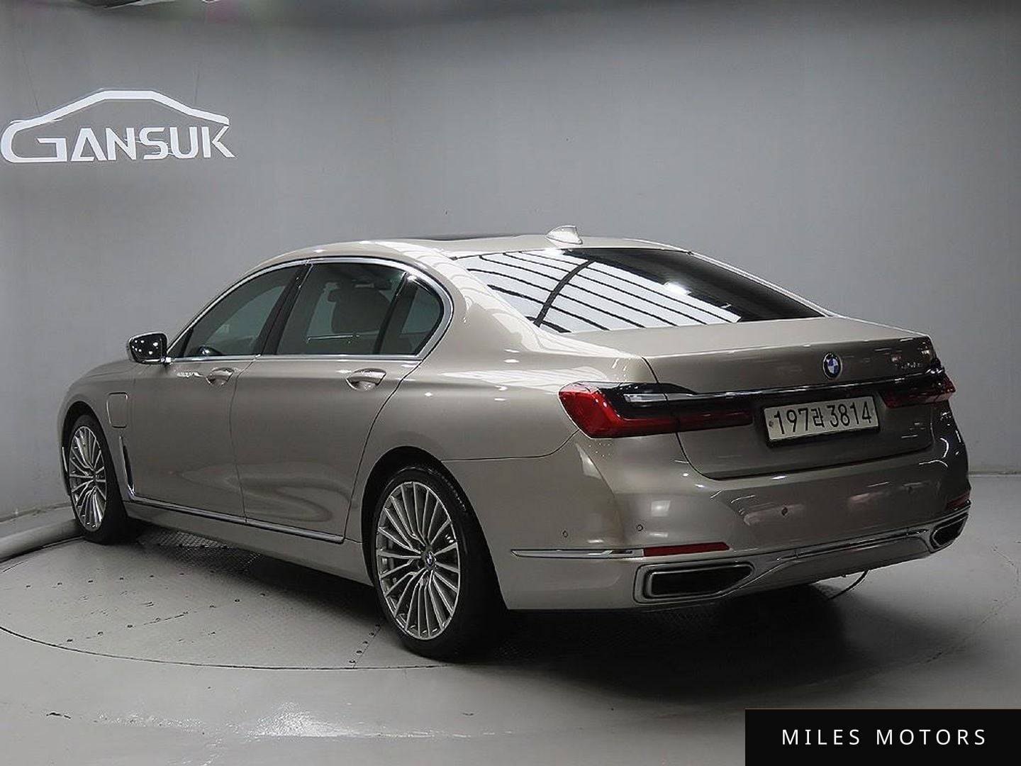 BMW 7 Series (G11) 2021 — миниатюра 2