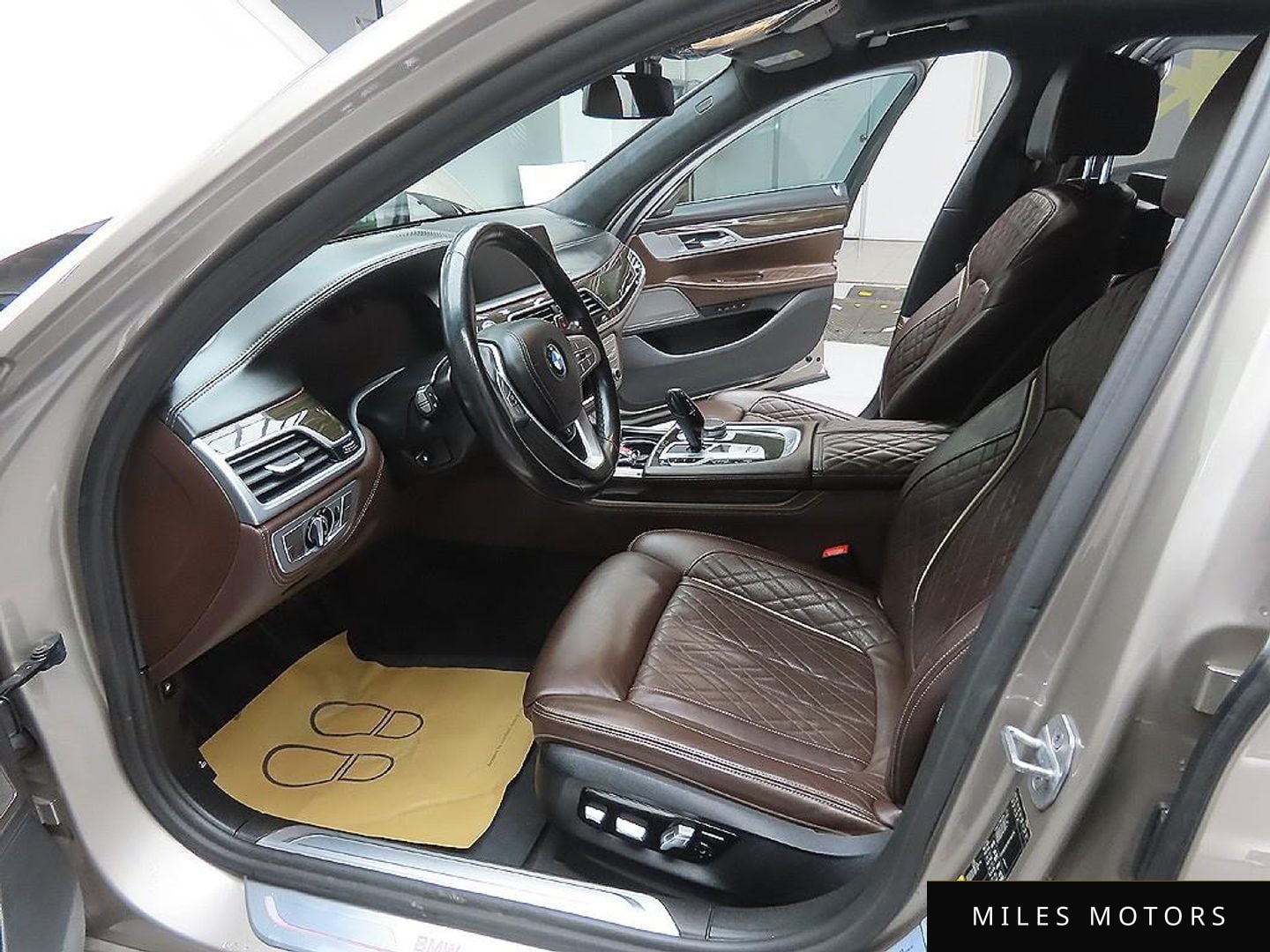 BMW 7 Series (G11) 2021 — миниатюра 7