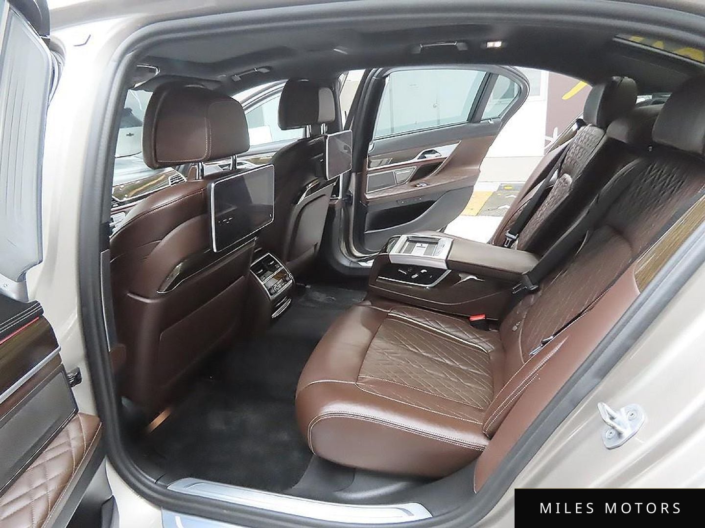 BMW 7 Series (G11) 2021 — миниатюра 10