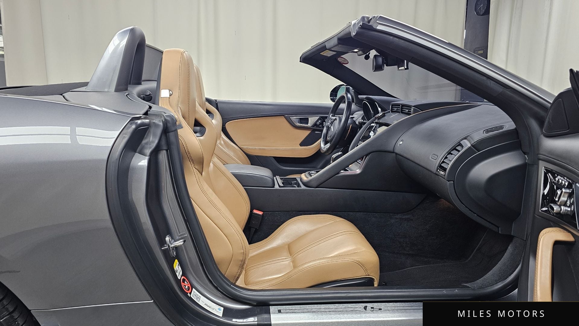Jaguar F-TYPE 2017 — миниатюра 11