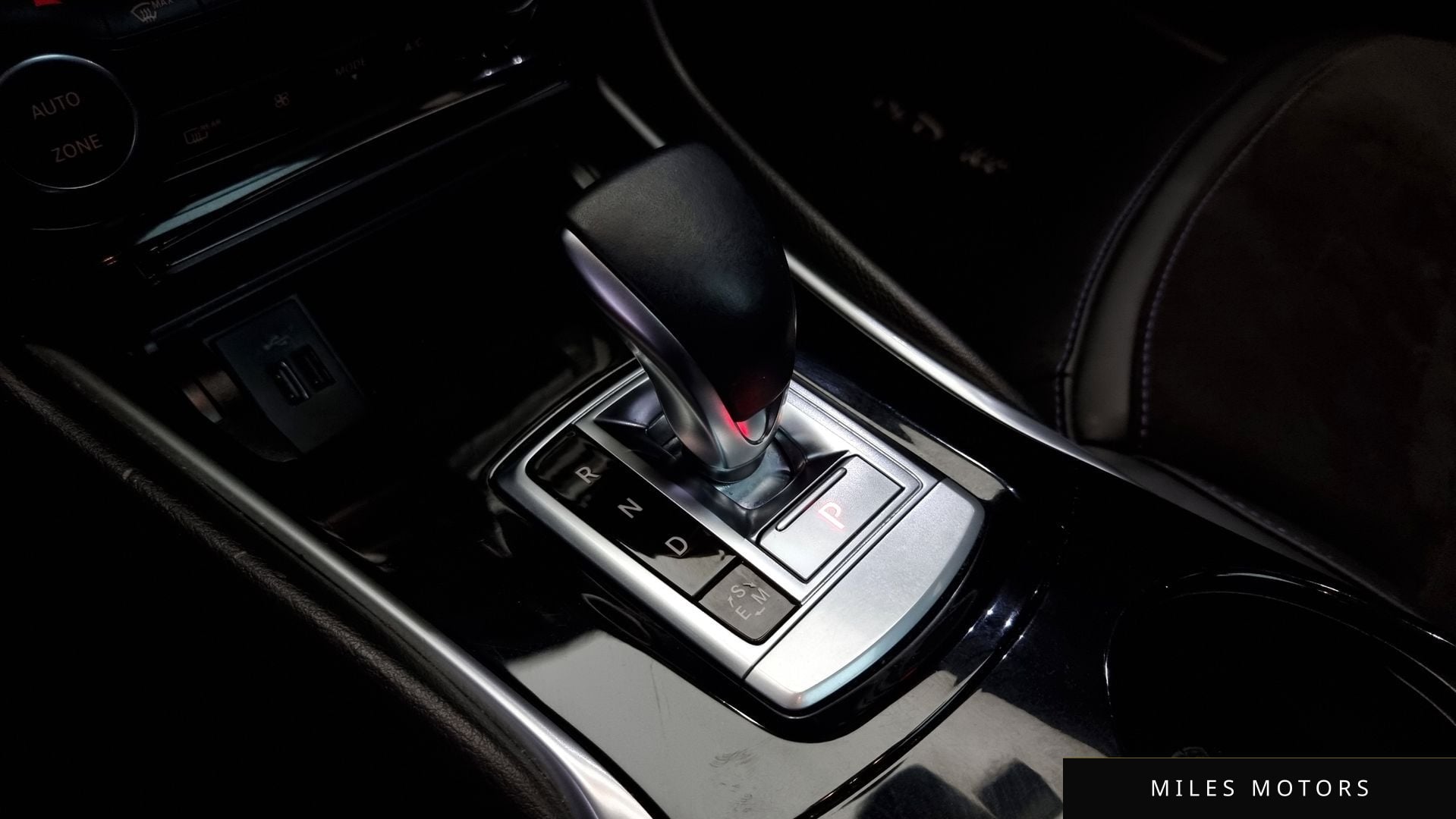 Infiniti Q30 2017 — миниатюра 9