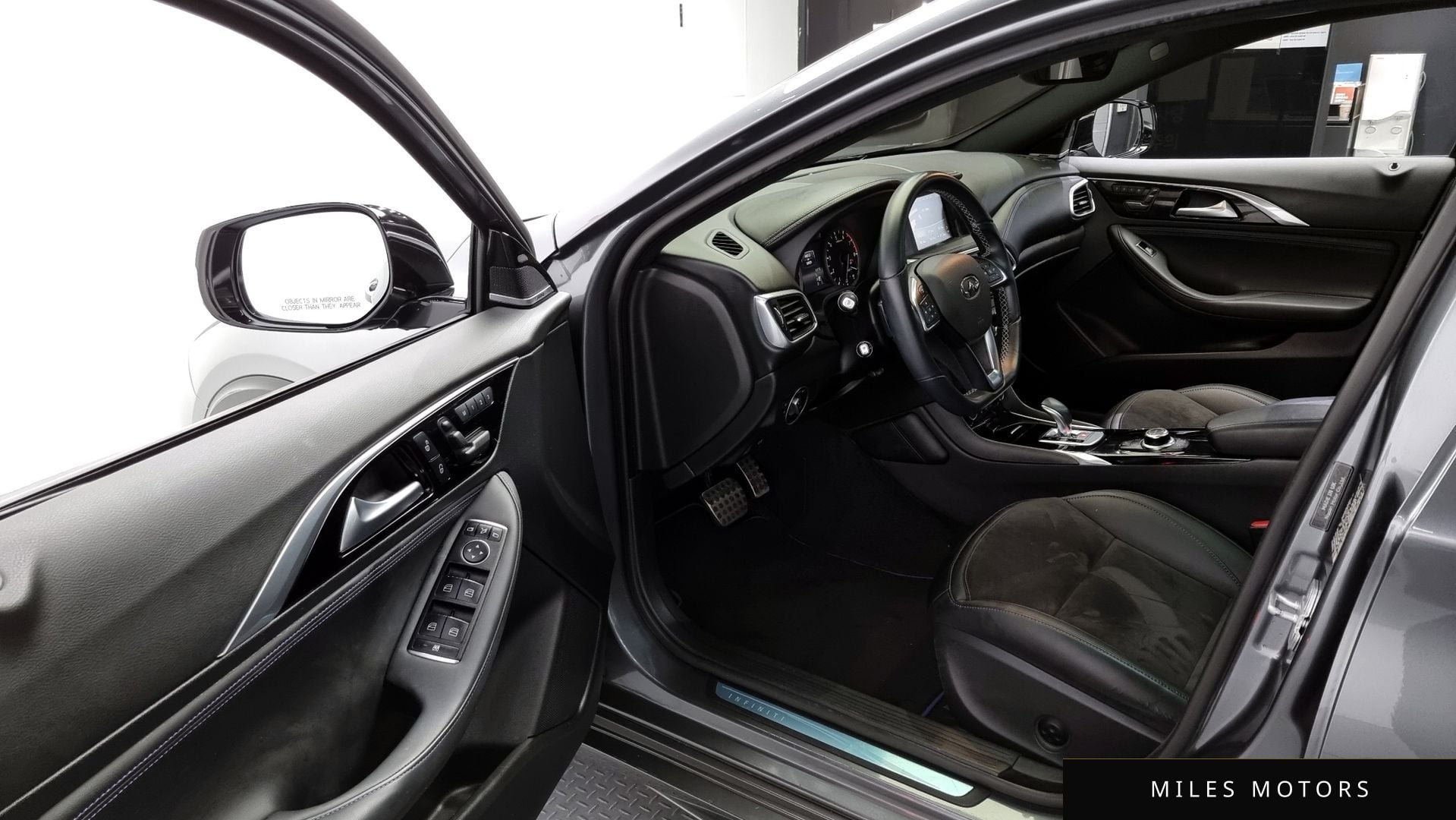 Infiniti Q30 2017 — миниатюра 10