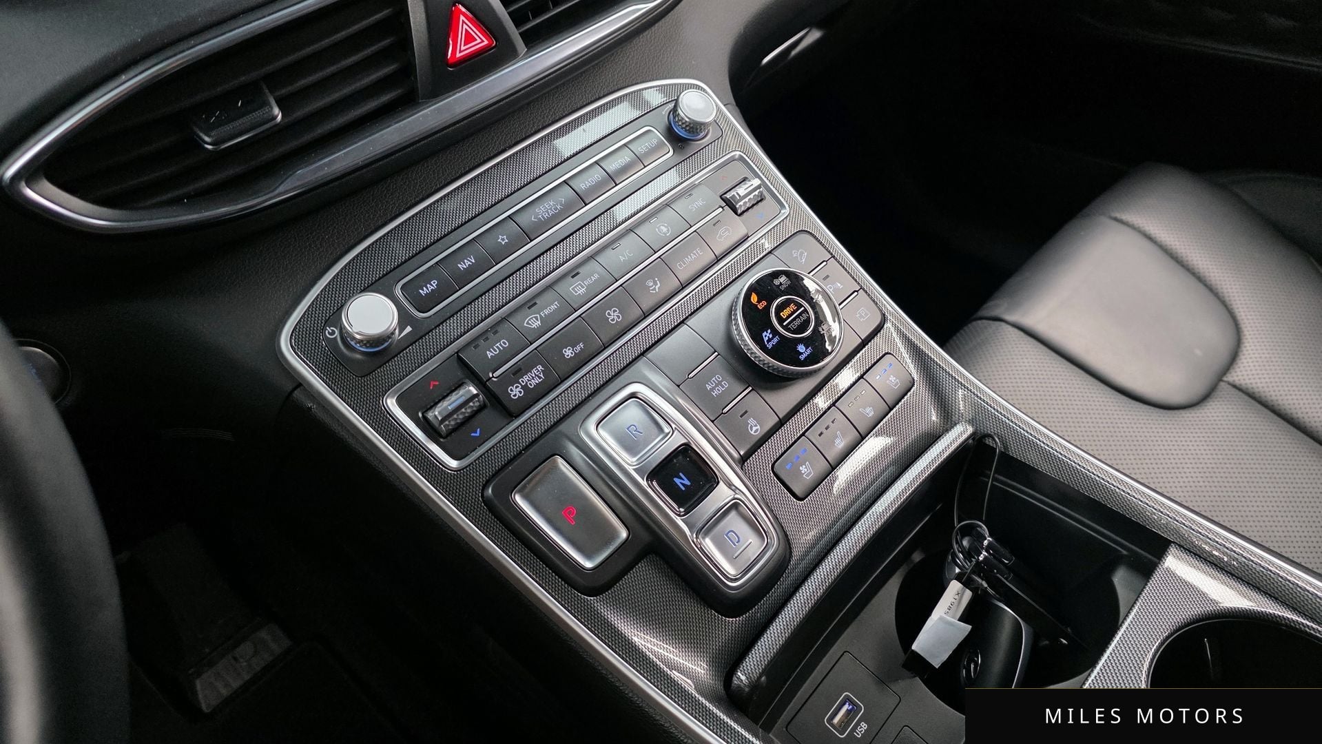 Hyundai Santafe 2022 — миниатюра 9