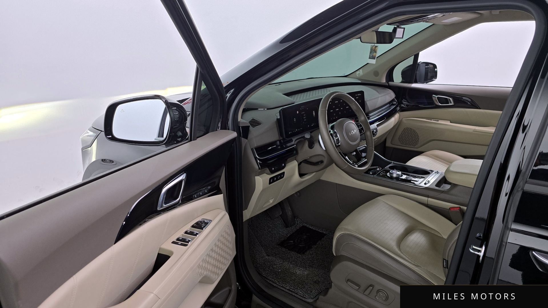 Kia Canival 2025 — миниатюра 10