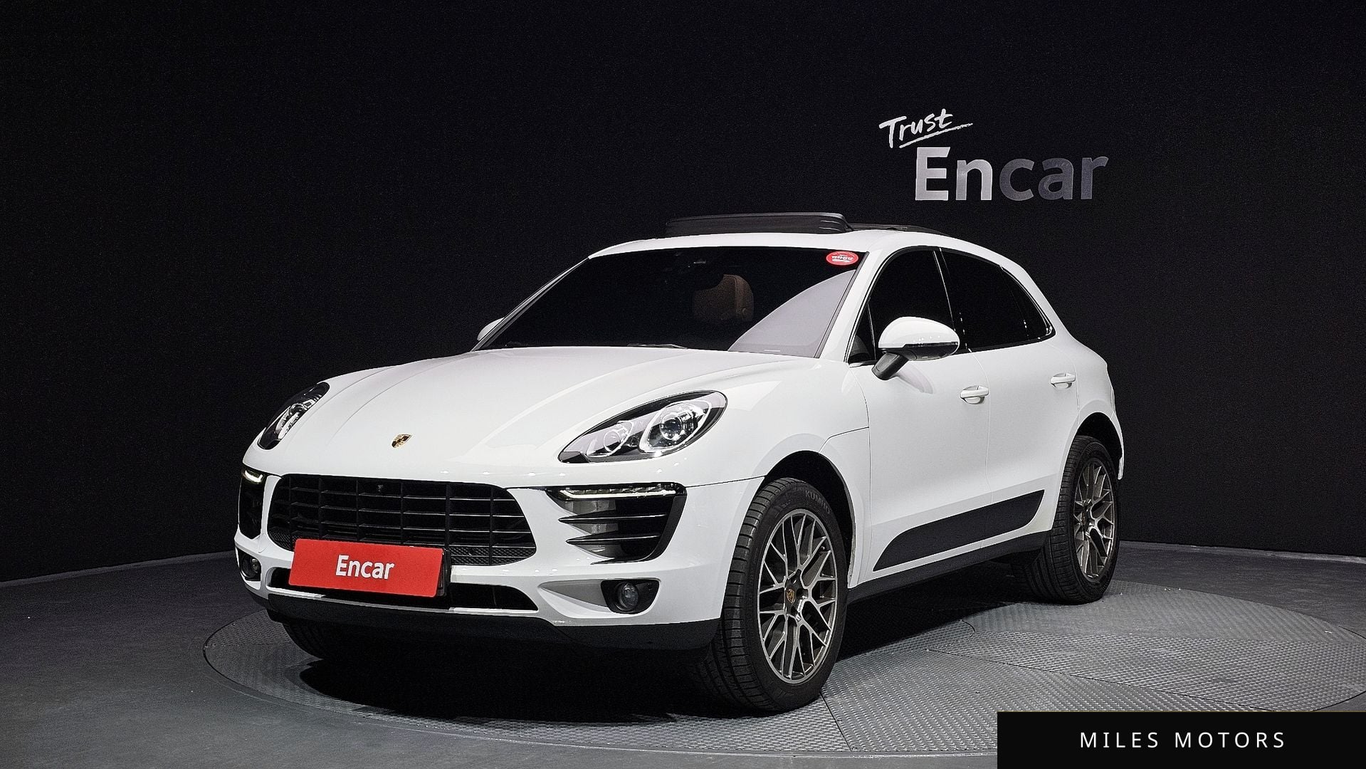 Porsche Macan 2017 — фото 1 из 12
