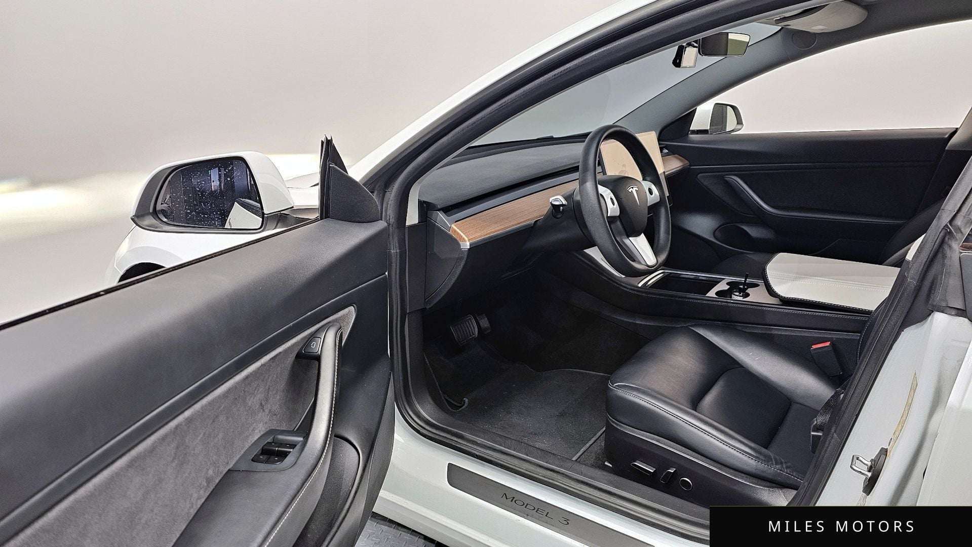 Tesla Model 3 2021 — миниатюра 10