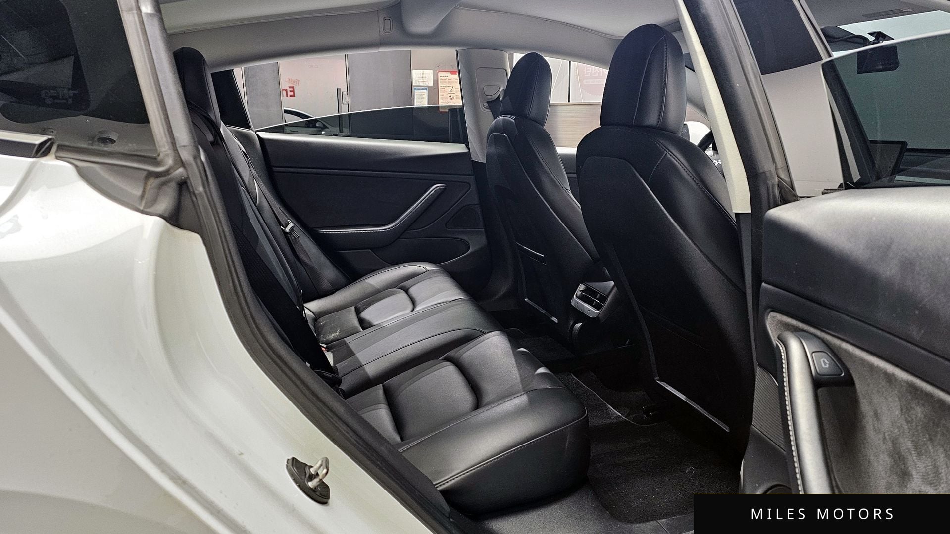 Tesla Model 3 2021 — миниатюра 12