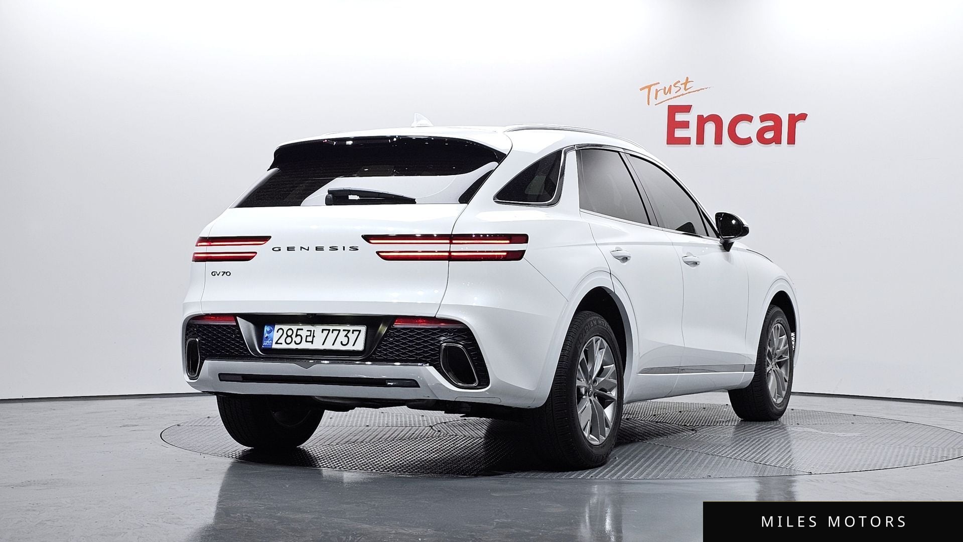 Genesis GV70 2023 — миниатюра 2