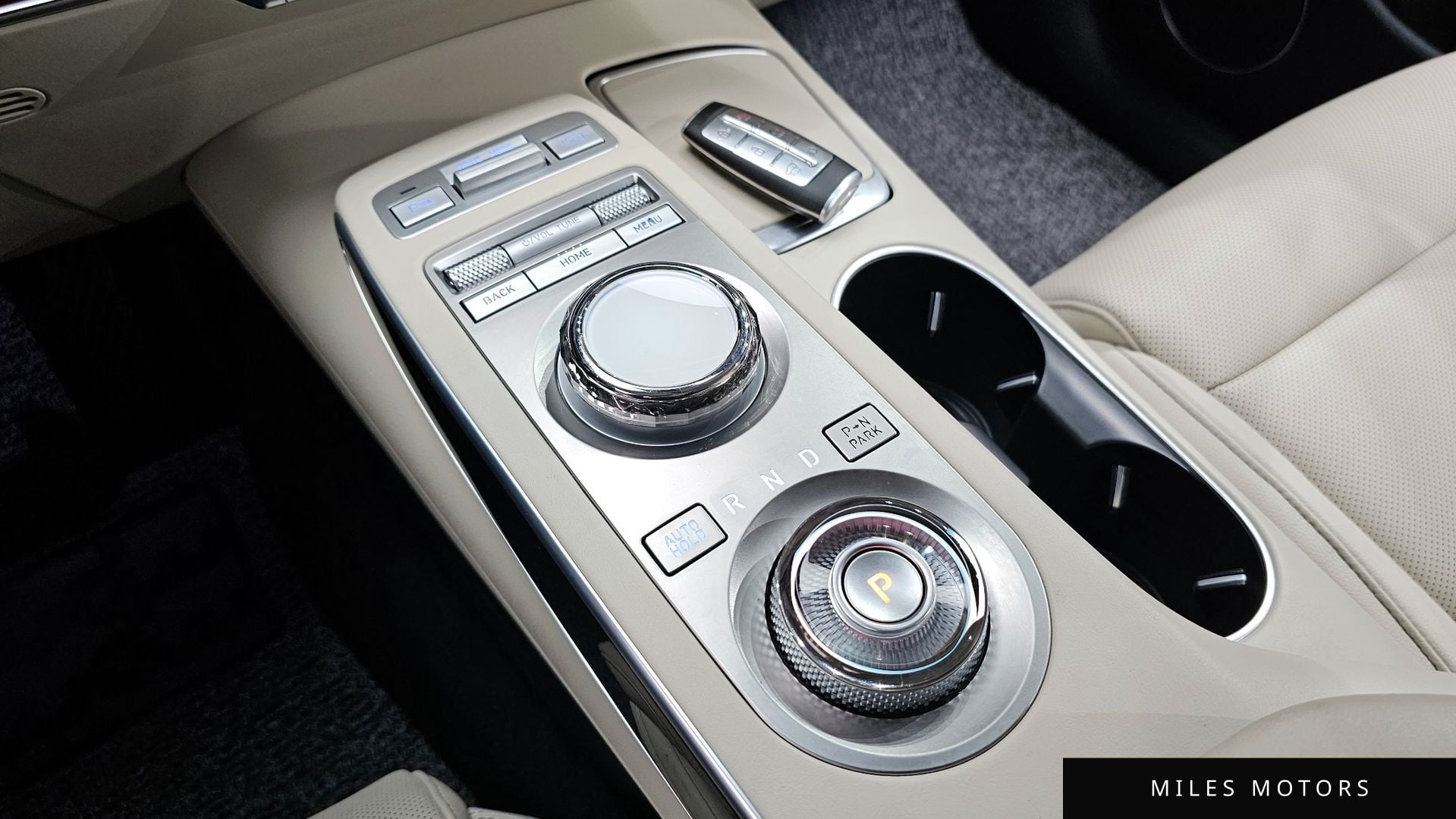 Genesis GV70 2023 — миниатюра 9
