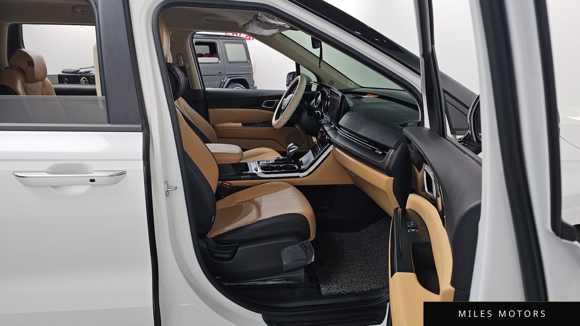 Kia Carnival 2023 — миниатюра 11