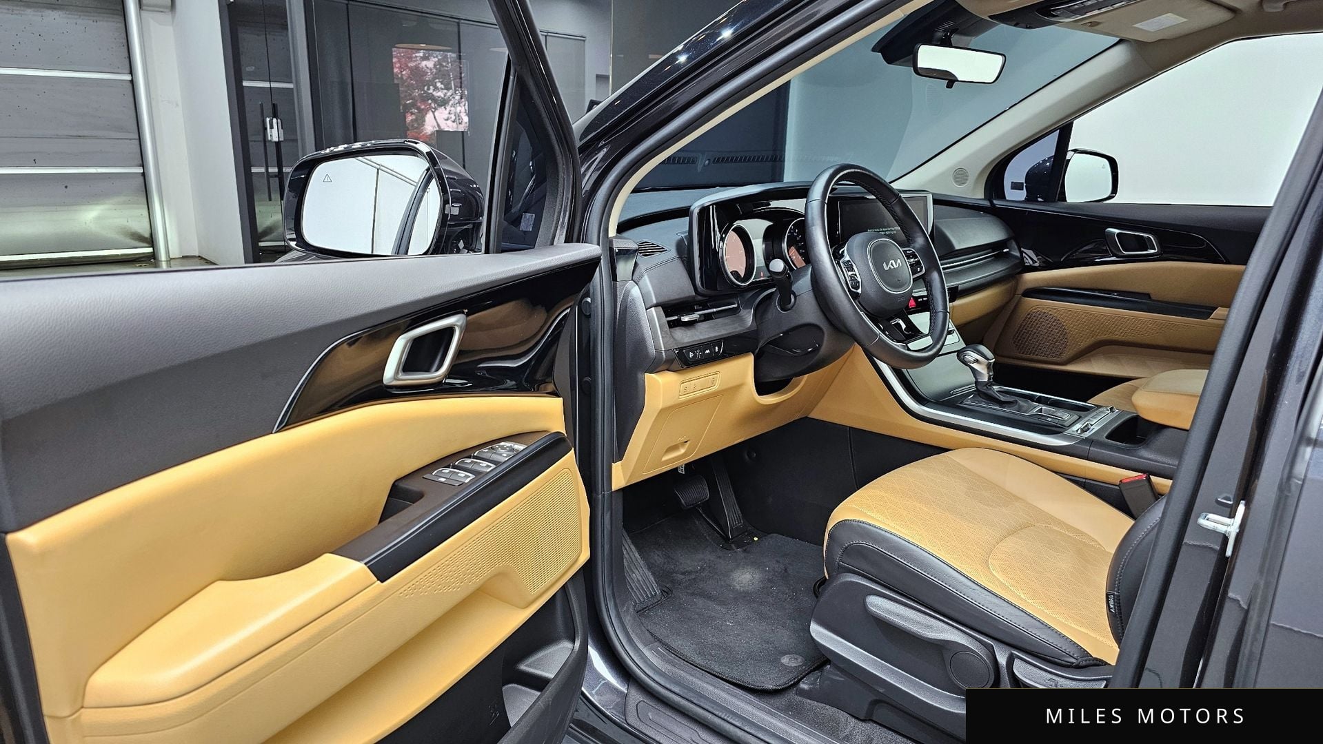 Kia Carnival 2023 — миниатюра 11