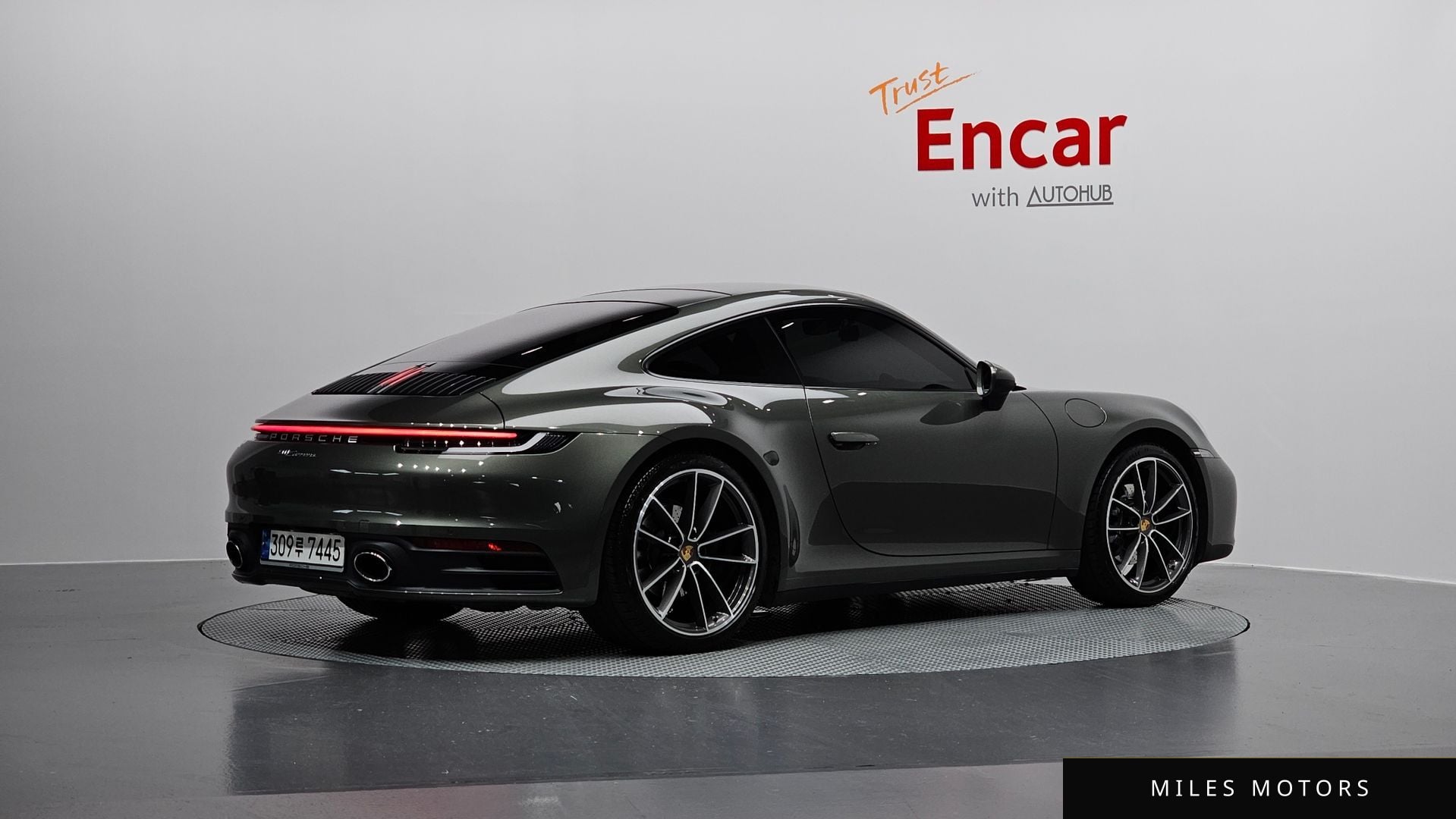 Porsche 911 (992) 2021 — миниатюра 2