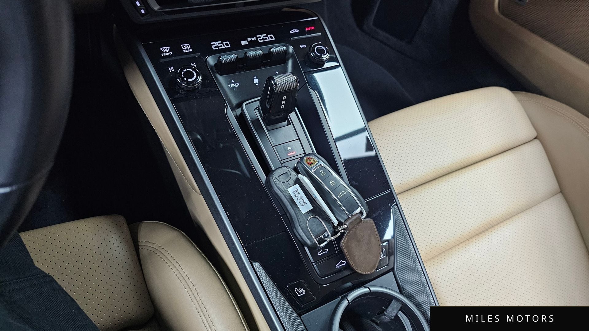 Porsche 911 (992) 2021 — миниатюра 9