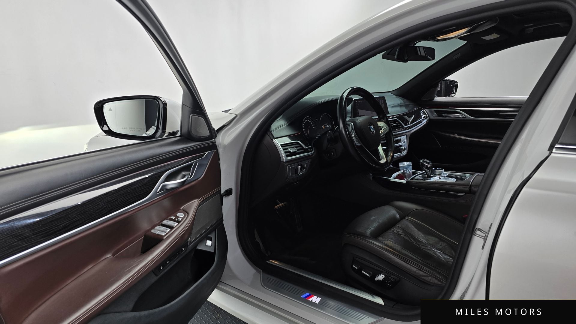 BMW 7 Series (G11) 2019 — миниатюра 10