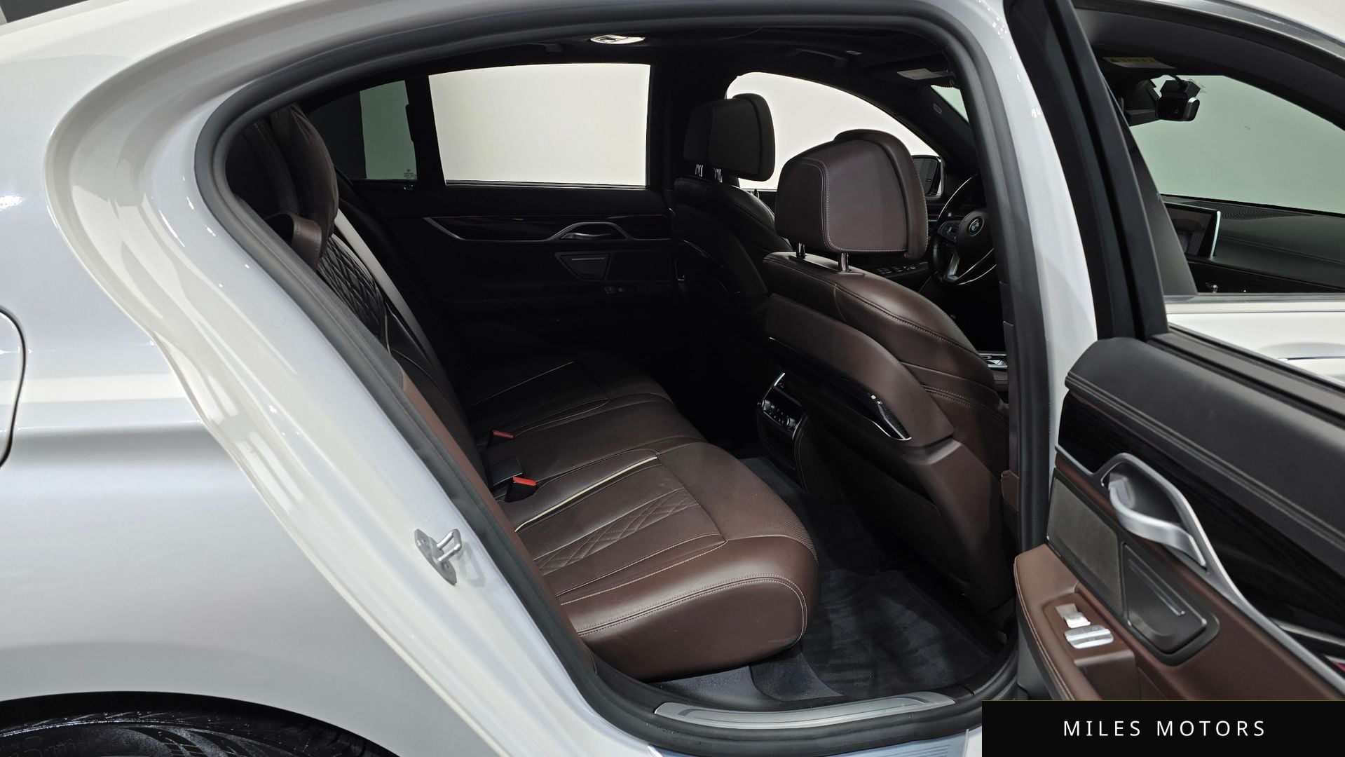 BMW 7 Series (G11) 2019 — миниатюра 12