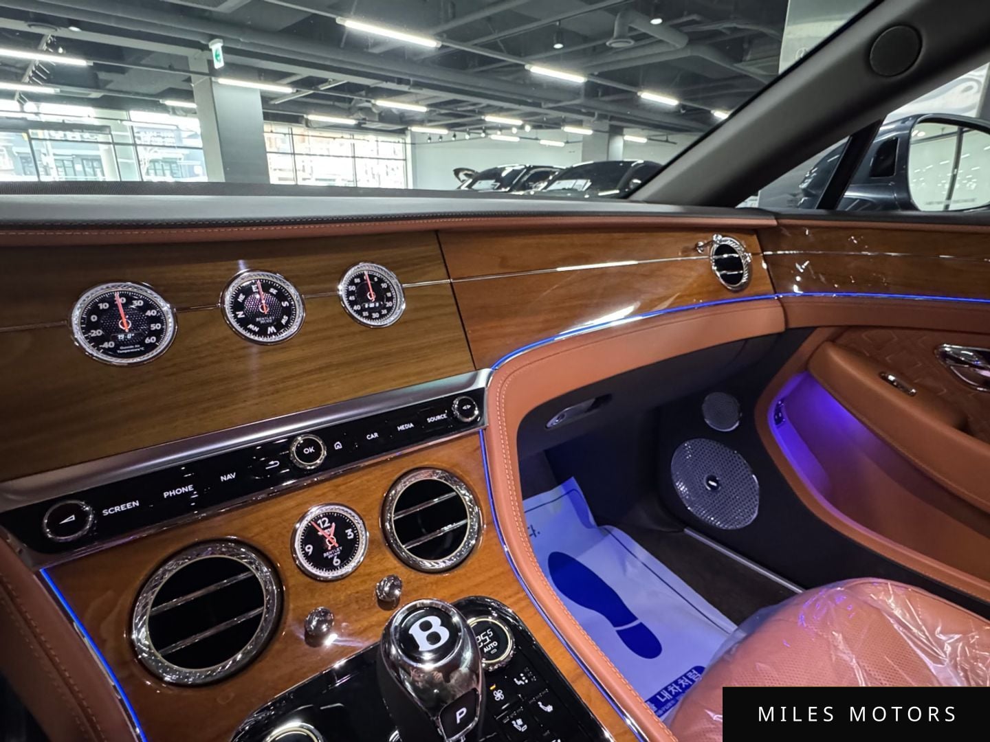 Bentley Continental GT 2020 — миниатюра 9