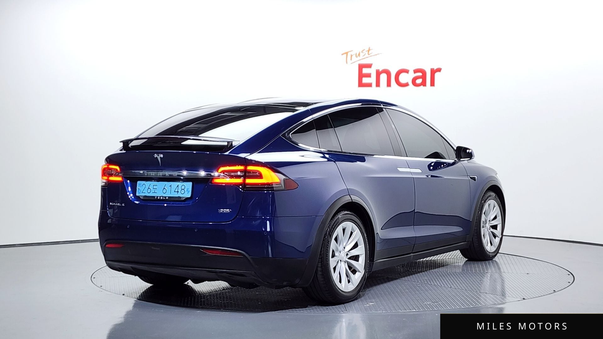 Tesla Model X 2019 — миниатюра 2