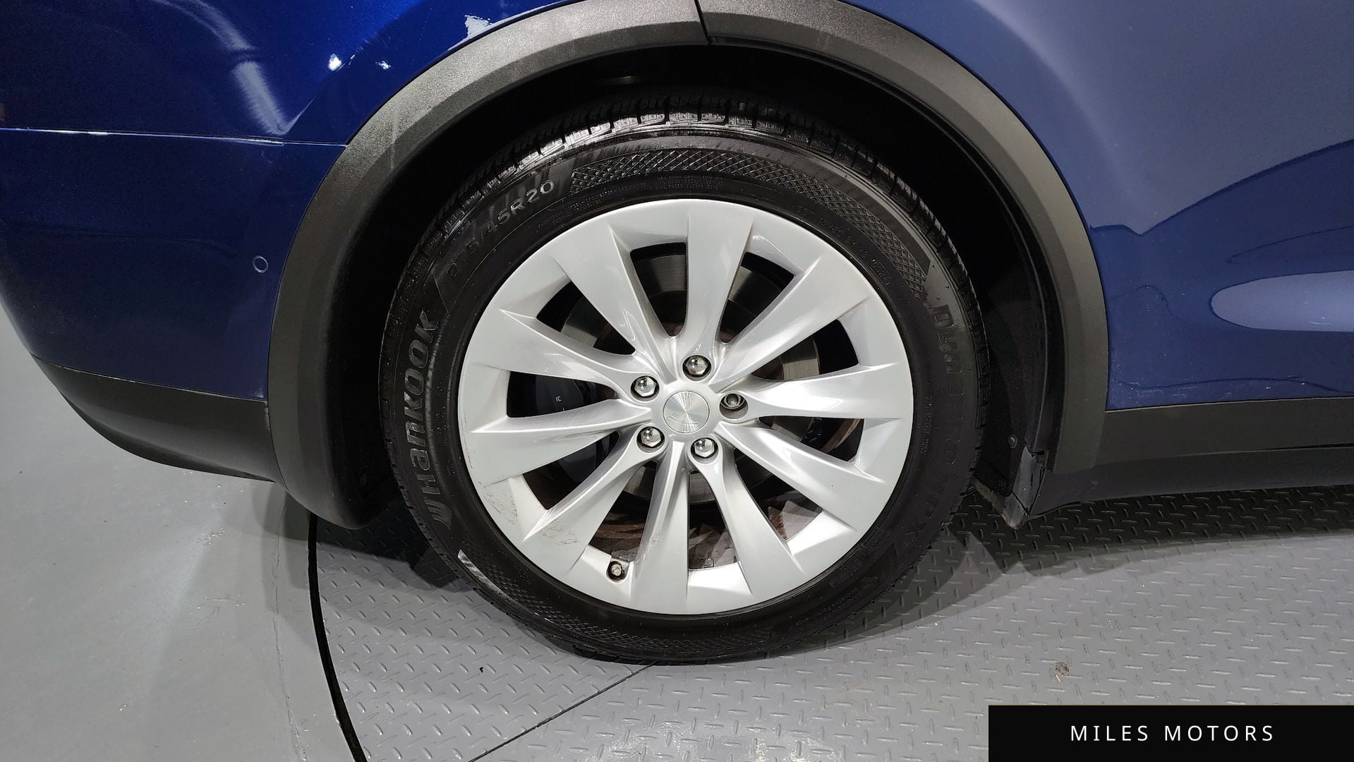 Tesla Model X 2019 — миниатюра 5