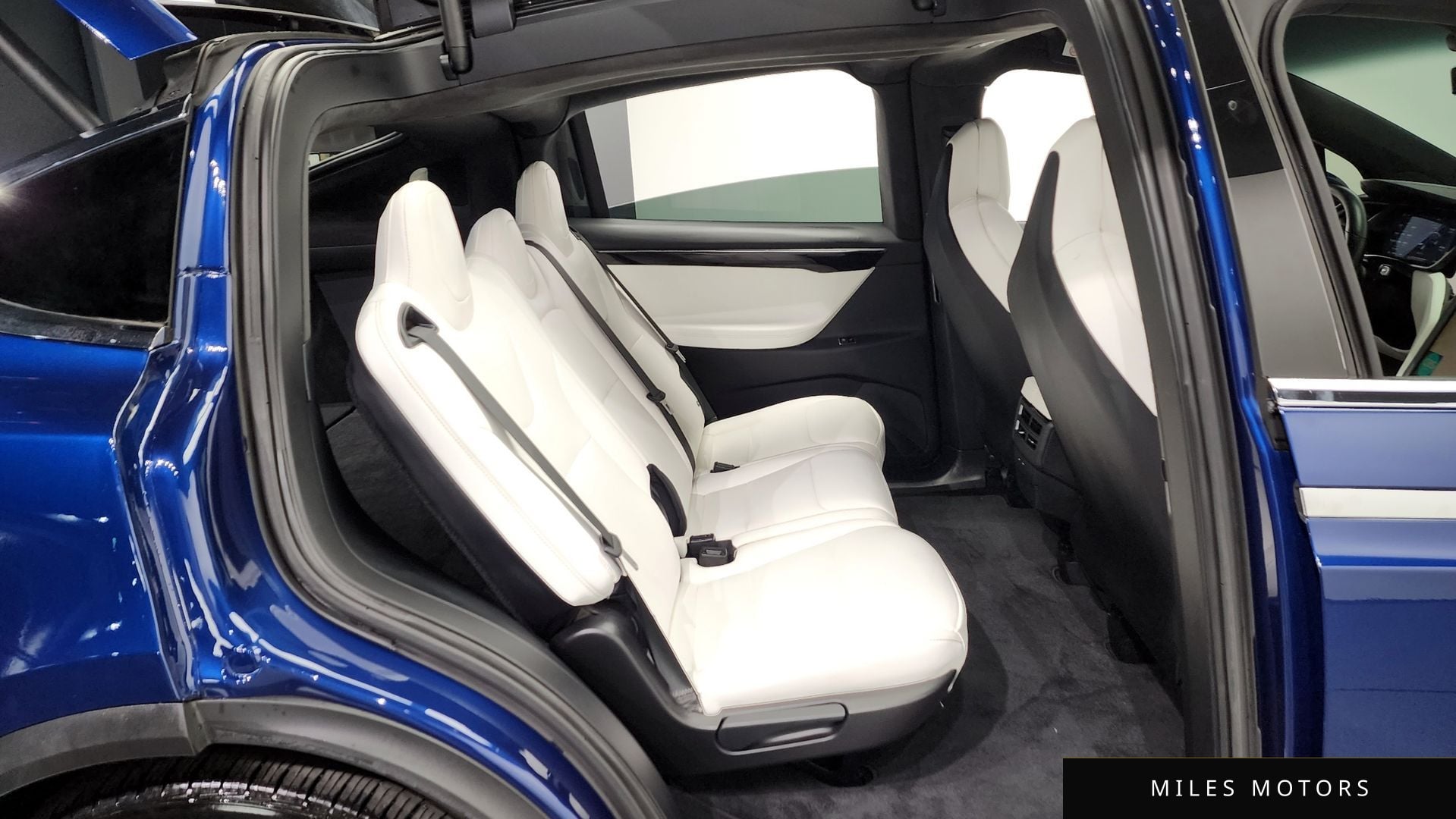 Tesla Model X 2019 — миниатюра 12