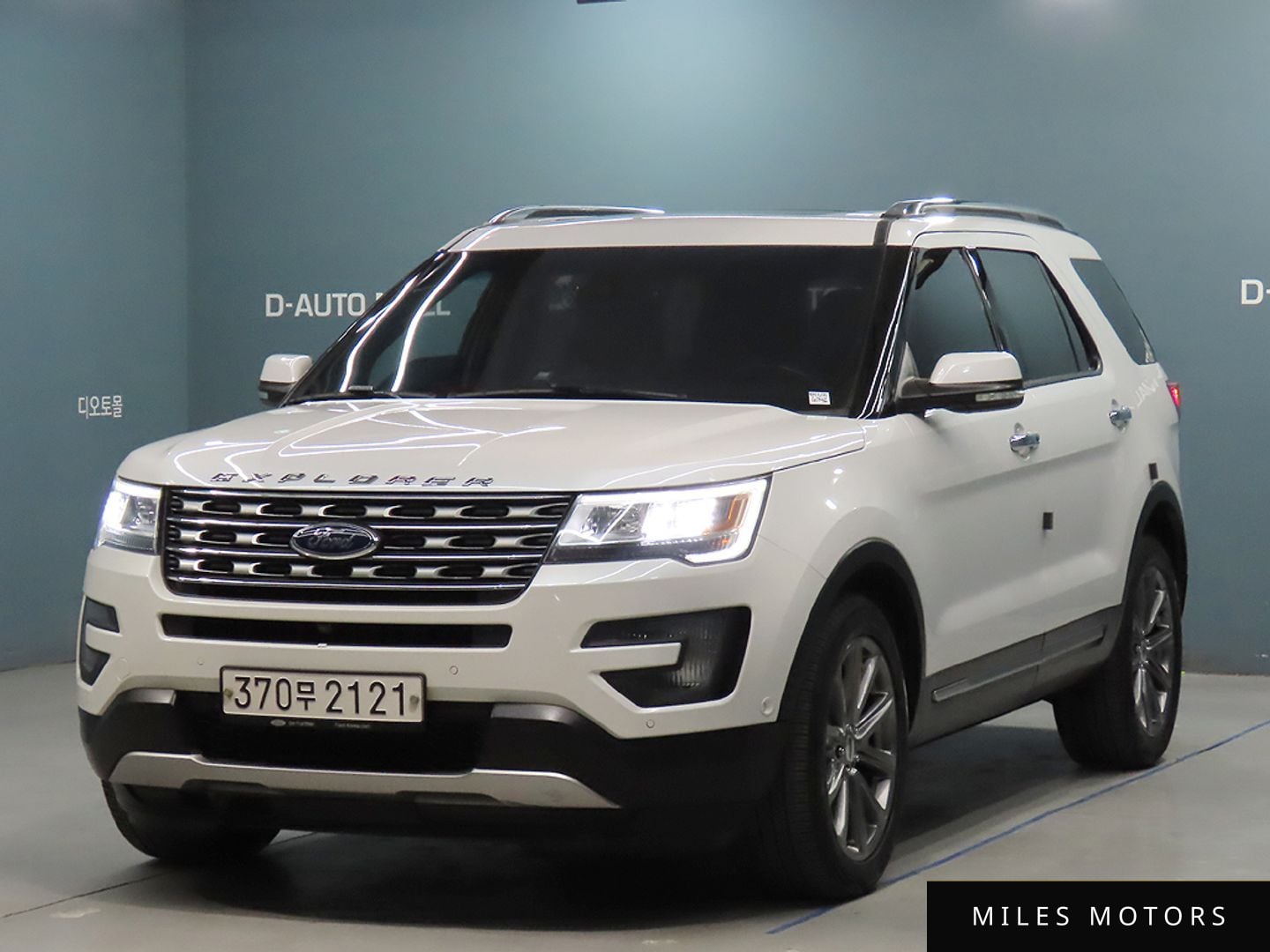 Ford Explorer 2016 — фото 1 из 12