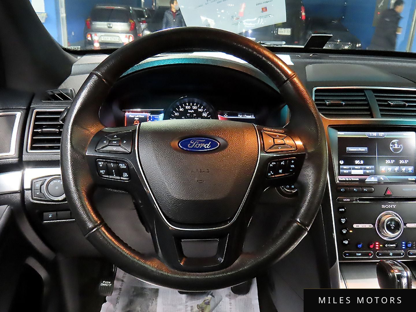 Ford Explorer 2016 — миниатюра 9