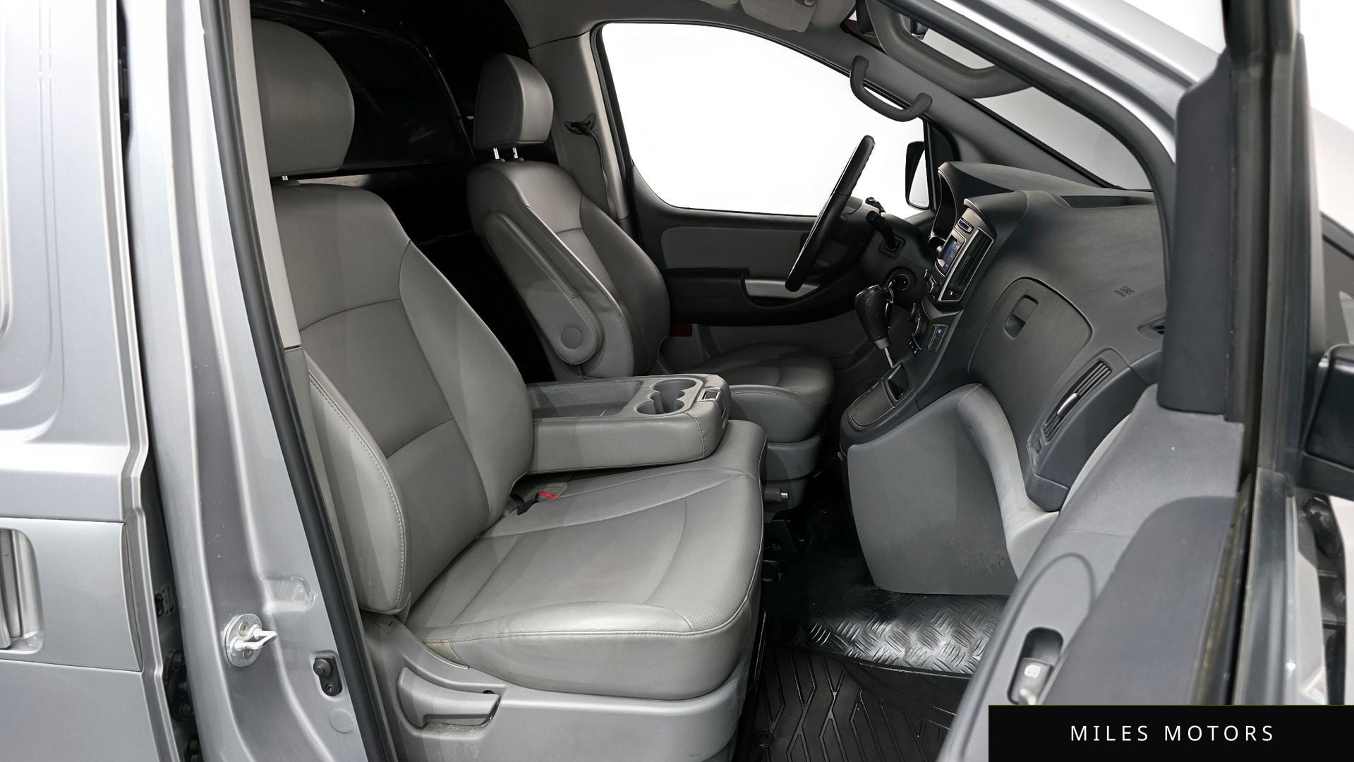 Hyundai Starex 2021 — миниатюра 11