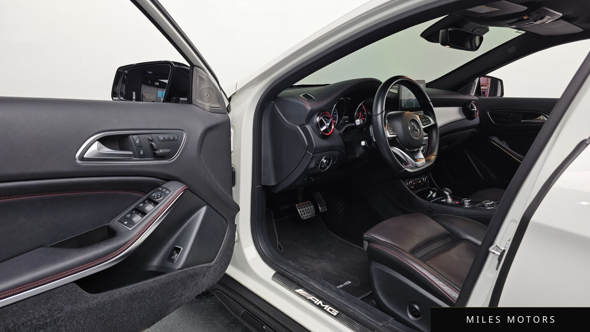 Mercedes-Benz GLA-Class X156 2017 — миниатюра 10