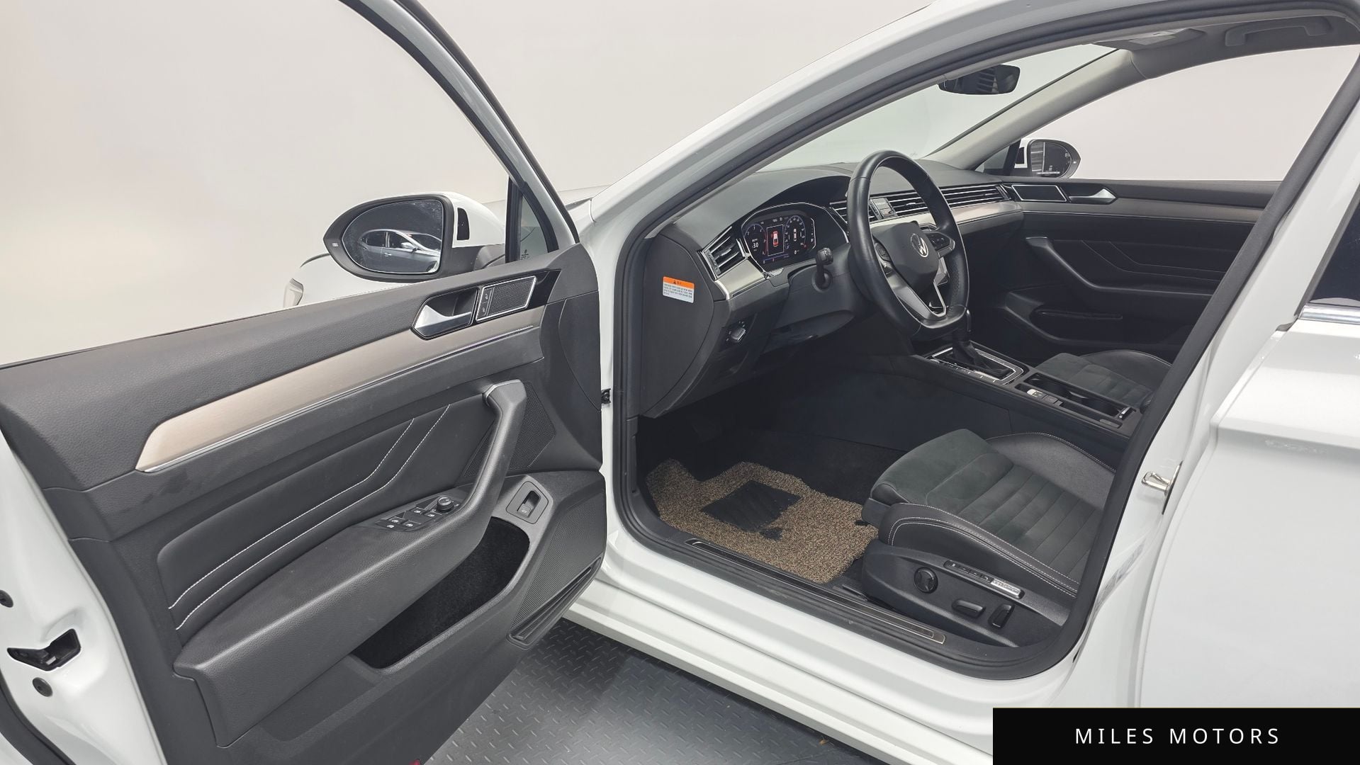 Volkswagen Passat 2022 — миниатюра 11