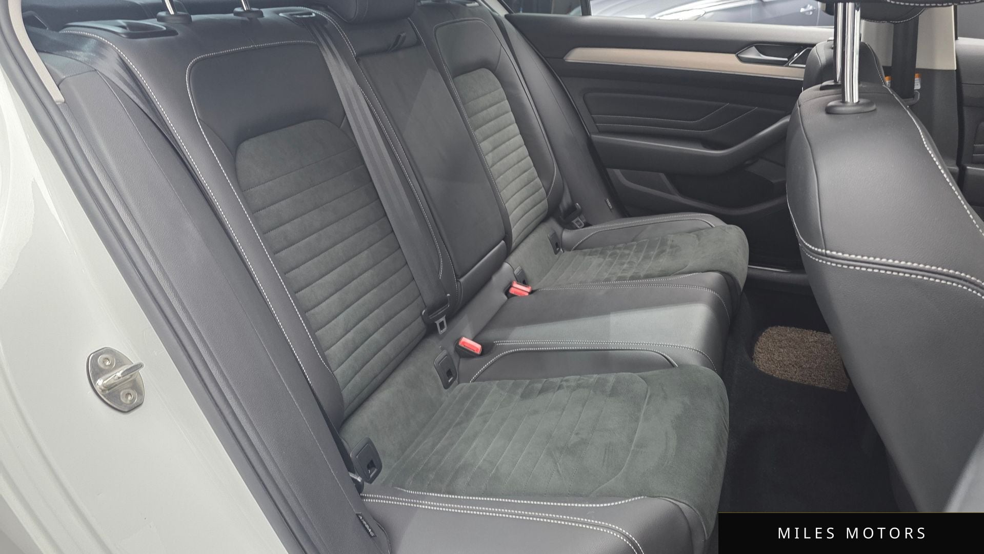 Volkswagen Passat 2022 — миниатюра 12