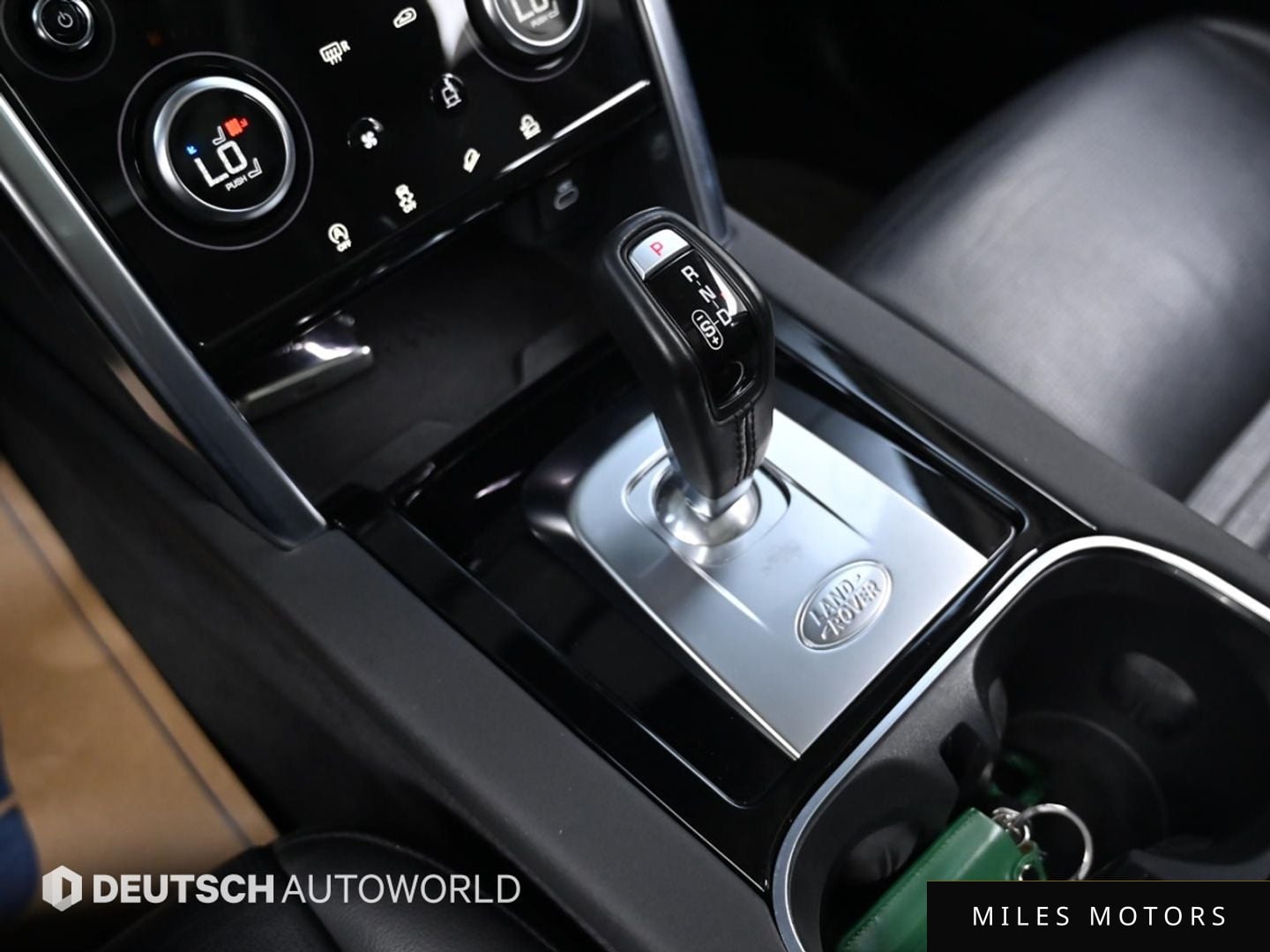 Land Rover Discovery Sport 2021 — миниатюра 9