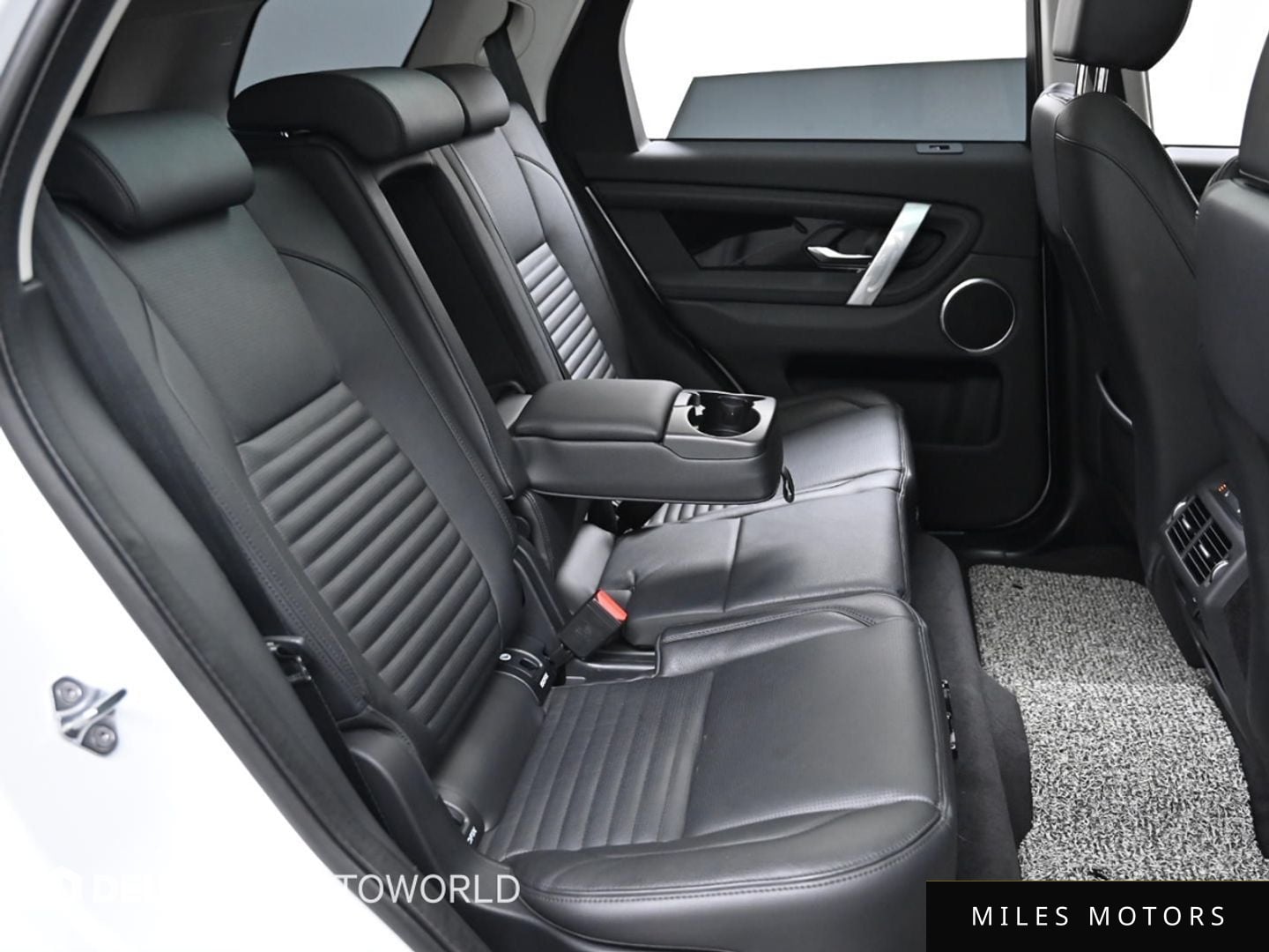 Land Rover Discovery Sport 2021 — миниатюра 12