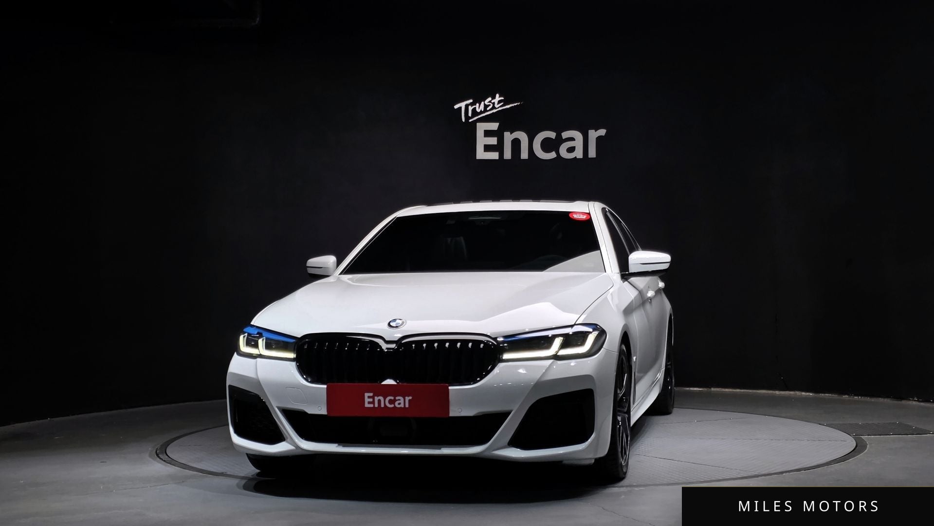 BMW 5 Series (G30) 2022 — миниатюра 3