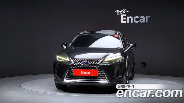Лексус UX250h 2021 — миниатюра 3