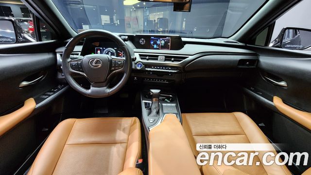 Лексус UX250h 2021 — миниатюра 7