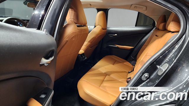 Лексус UX250h 2021 — миниатюра 12