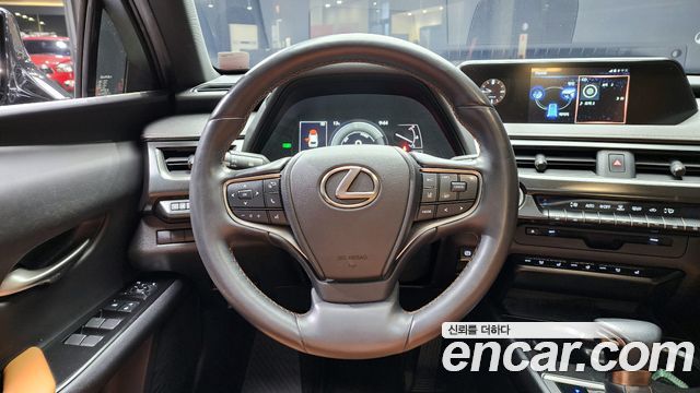 Лексус UX250h 2021 — миниатюра 14