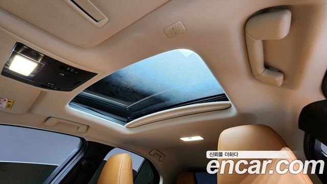 Лексус UX250h 2021 — миниатюра 17