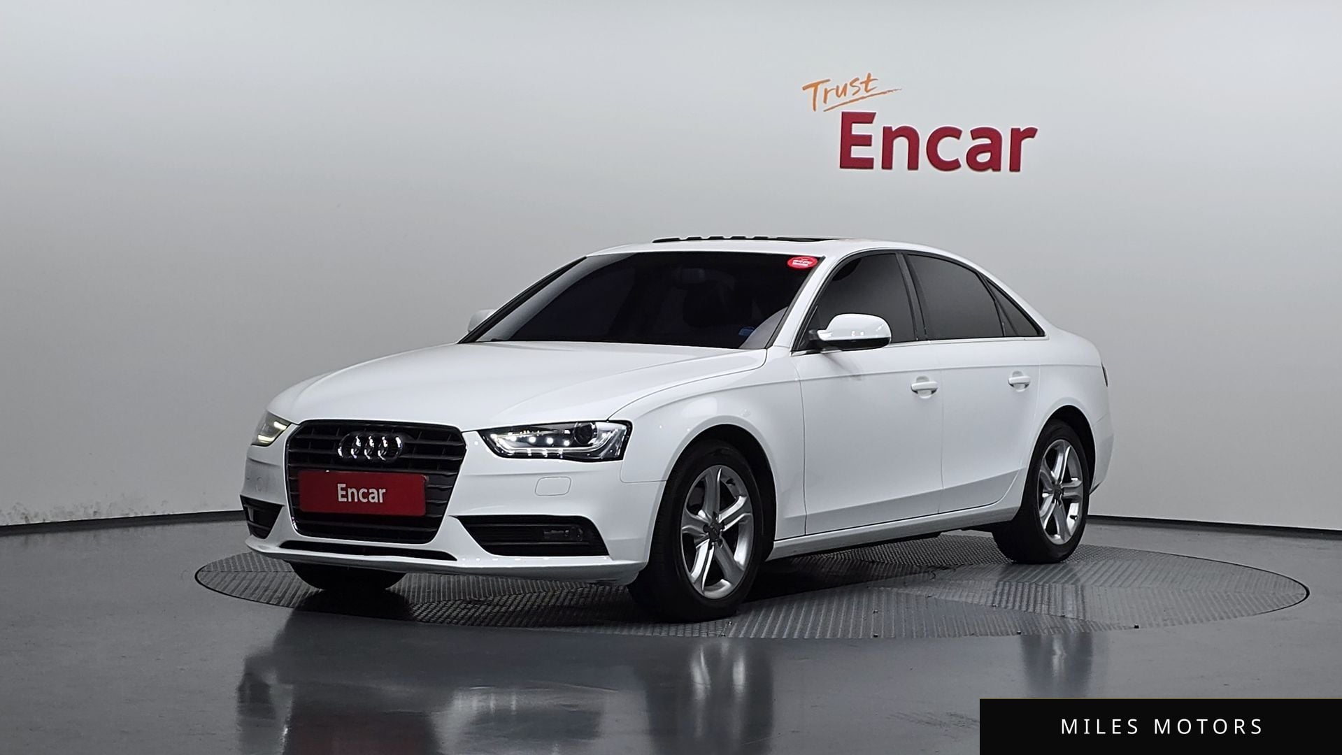 Audi A4 2015 — фото 1 из 12