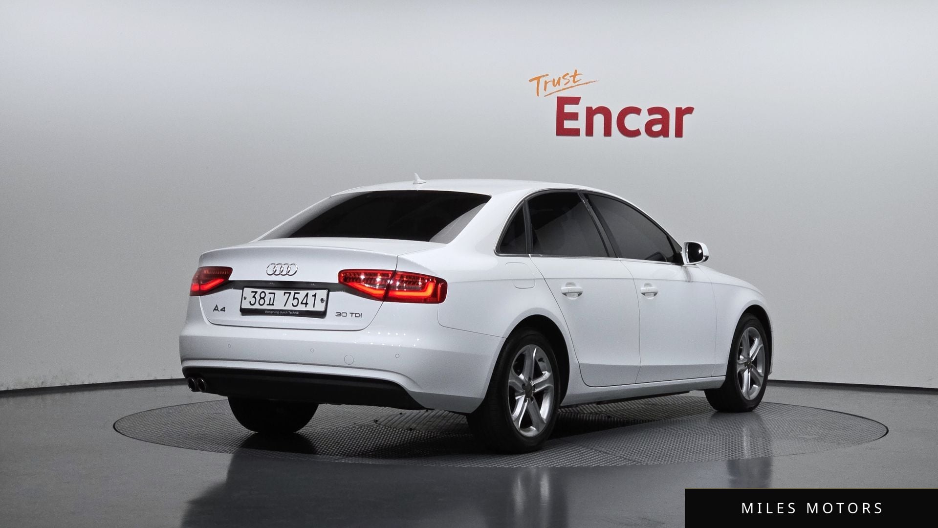 Audi A4 2015 — миниатюра 2