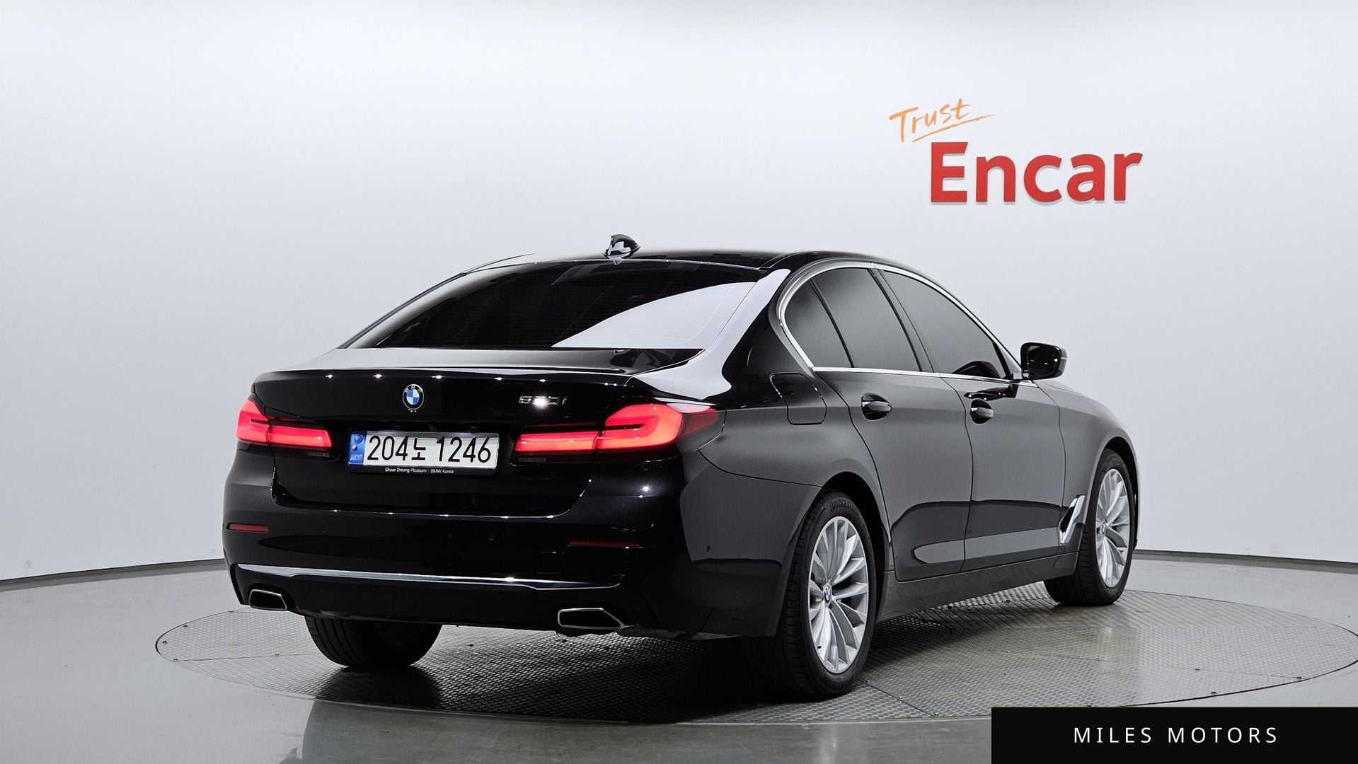 BMW 5 Series (G30) 2022 — миниатюра 2