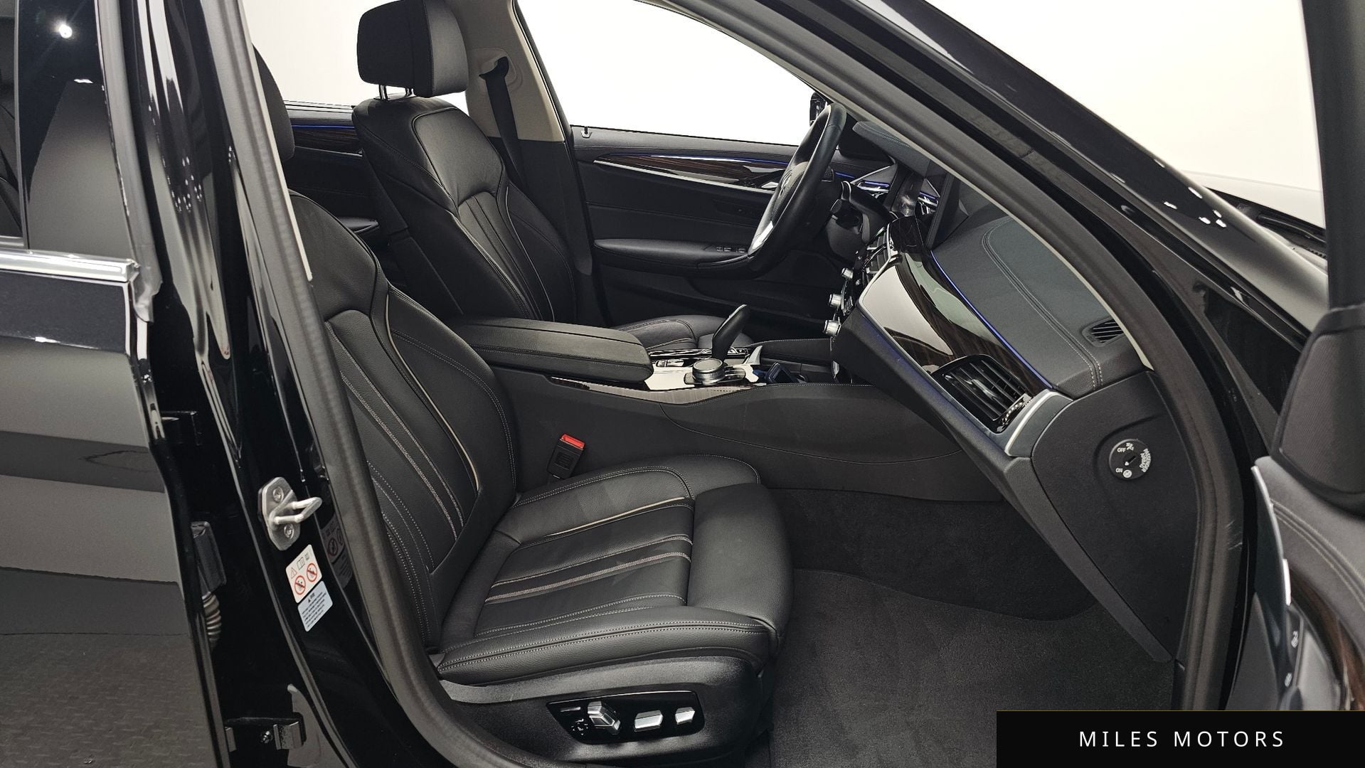 BMW 5 Series (G30) 2022 — миниатюра 11