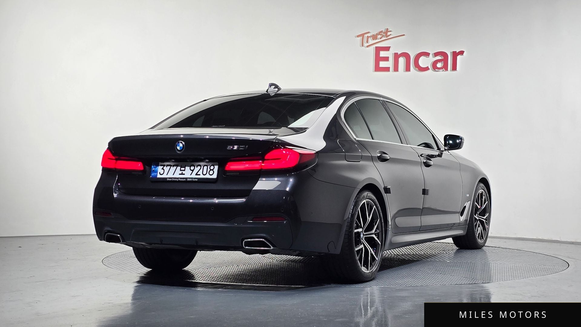 BMW 5 Series (G30) 2022 — миниатюра 2