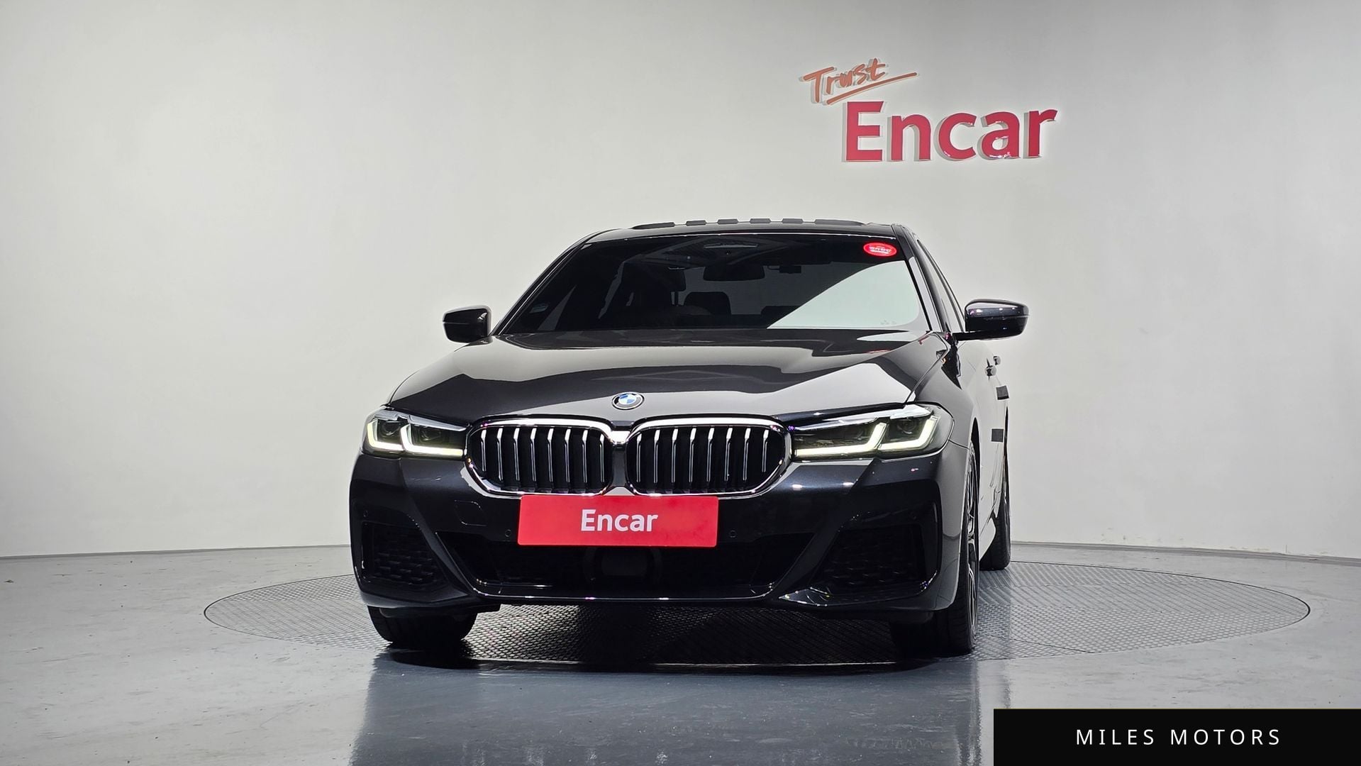 BMW 5 Series (G30) 2022 — миниатюра 3
