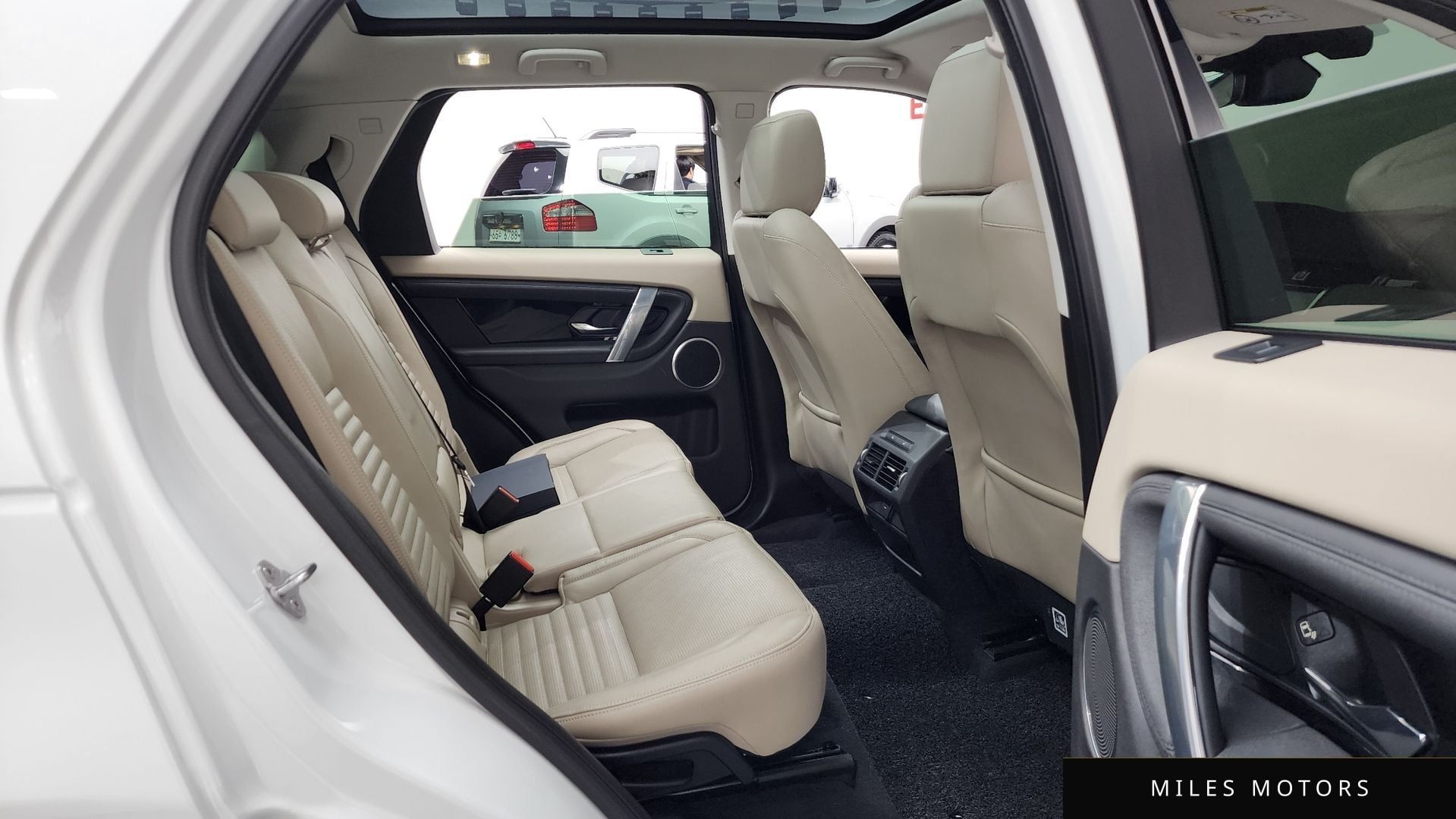 Land Rover Discovery Sport 2021 — миниатюра 12