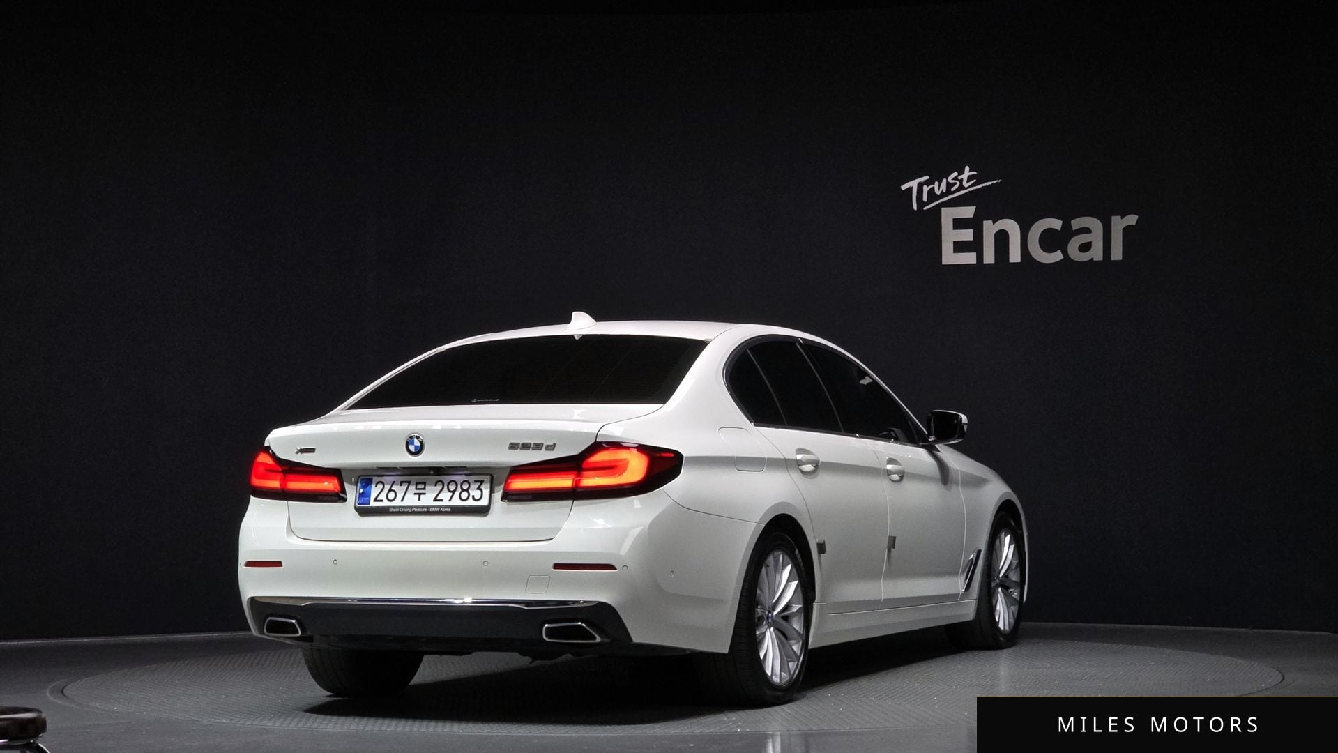 BMW 5 Series (G30) 2021 — миниатюра 2
