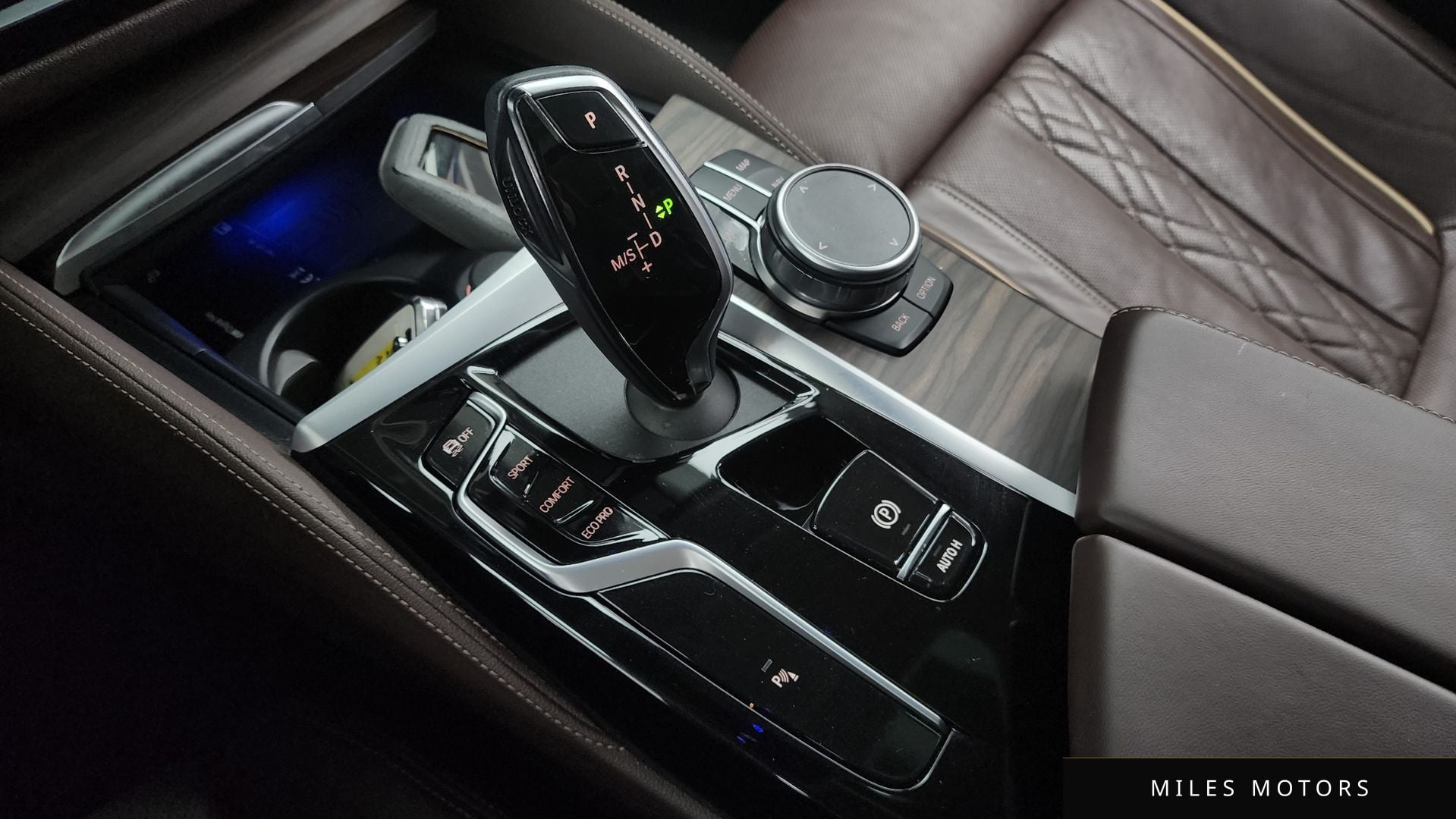 BMW 5 Series (G30) 2021 — миниатюра 9